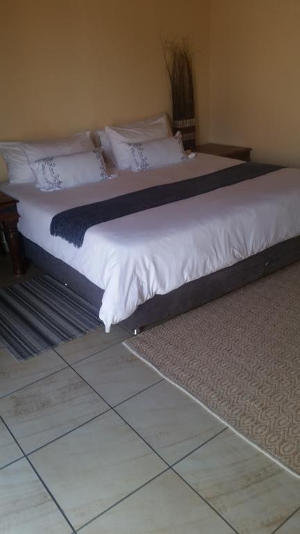 African Phoenix Guest Lodge Johannesburg Exterior photo