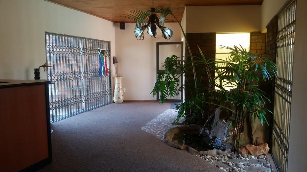 African Phoenix Guest Lodge Johannesburg Exterior photo